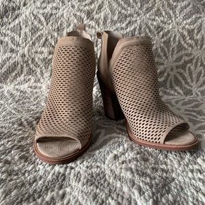 Vince Camuto Kensa Peep Toe Bootie